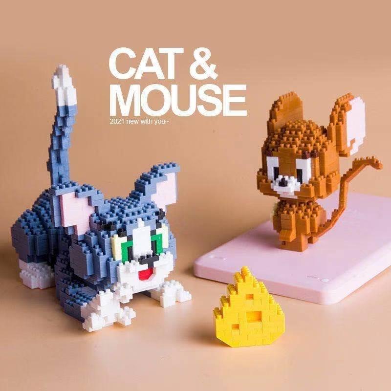 Cat and Mouse Micro-Particle Assembly Blocks: Creative Educational Toys Compatible with Lego